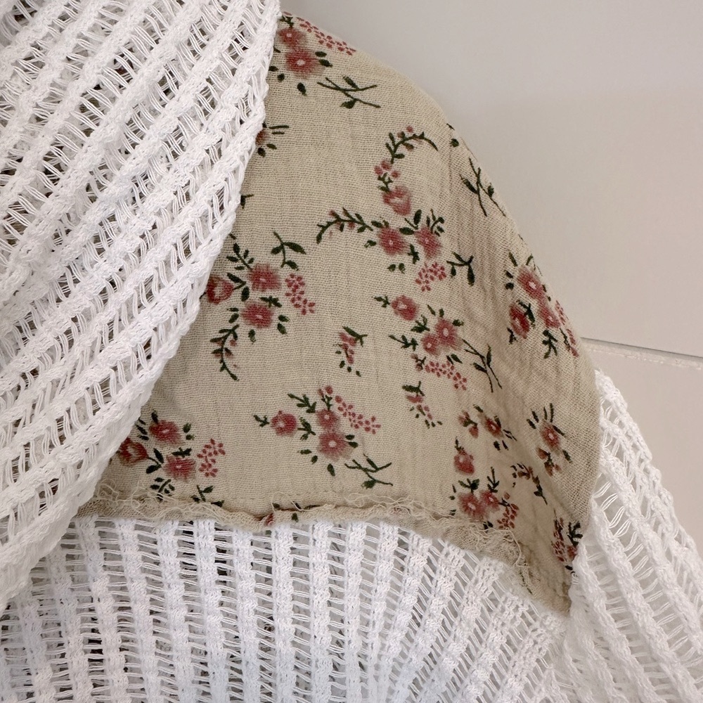 RESTOCKED POL: Floral Patchwork Knit Hooded Jacket/ Top with draw string. - Picture 8 of 9
